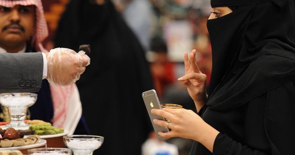 الرياض تجمع عشاق القهوة والشكولاتة بصناعها في معرض دولي