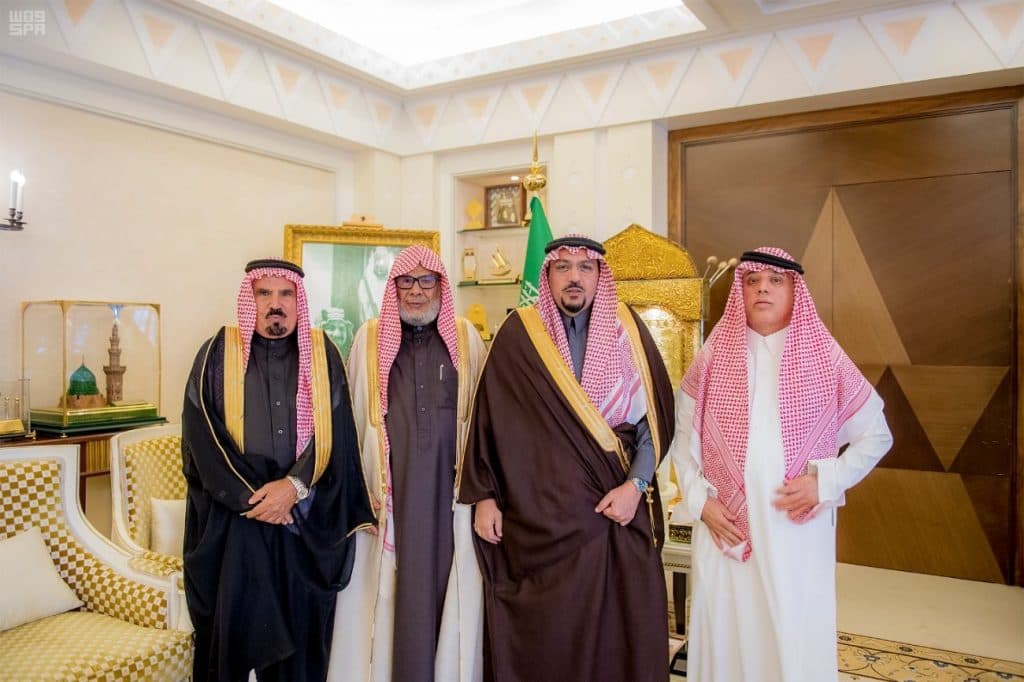 أمير القصيم يستقبل ورثة نورة العبري بعد تنازلهم عن حقهم الشرعي