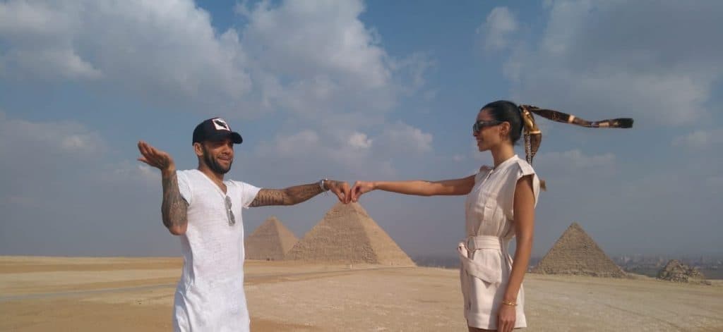 66865-دانى-فى-الأهرامات-(2)