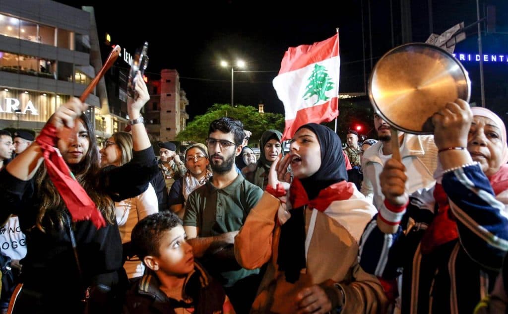 اللبنانيون يرفضون حكومة أحزاب