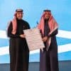 رئيس الطيران المدني يُسلم الرخصة التشغيلية لشركة “سال”