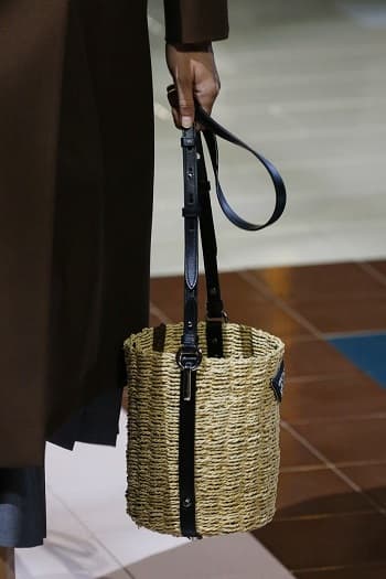 53937-حقيبة-من-القش-Prada