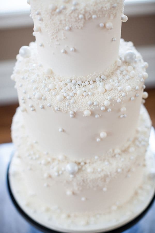 cake-pearls-in-various-sizes