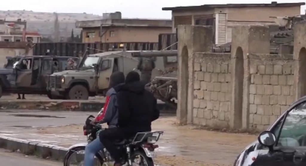 قوات الاحتلال الإسرائيلي تتوغل في “القنيطرة” السورية وتقيم حاجز تفتيش.. والأهالي يتخوفون من استمرار تلك الأعمال الاستفزازية