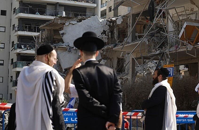 إيران تدعو سكان تل أبيب للمغادرة بعد تحذير إسرائيلي مماثل باستهداف طهران