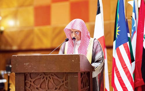 خلال رئاسته ندوة مجمع الفقه الإسلامي الدولي.. «دور القيادات الدينية في مواجهة العنف ضد المرأة»
ابن حميد: ميزان الإسلام في التعامل مع المرأة يقوم على كرامة الإنسان وعدالة الحقوق ورحمة المعاملة ومسؤولية القوامة