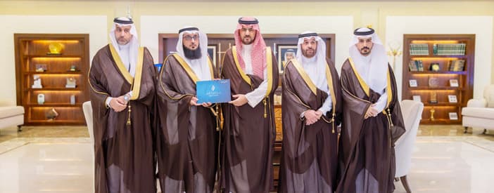 نائب أمير المنطقة الشرقية يلتقي وفد جمعية البر