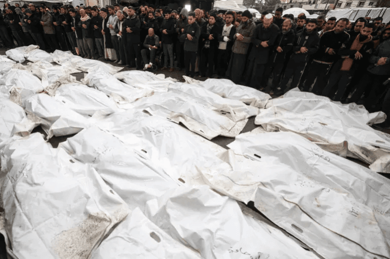 جُلّهم أطفال ونساء.. ارتفاع عدد الشهداء الفلسطينيين بقطاع غزة إلى 52.810 شهداء