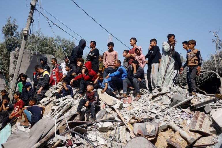 ارتفاع عدد الشهداء الفلسطينيين في العدوان الإسرائيلي على قطاع غزة إلى 52,908 شهداء