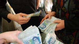 ارتفاع معدلات التضخم في إيران إلى أكثر من 41.1% وسط الاحتجاجات العارمة