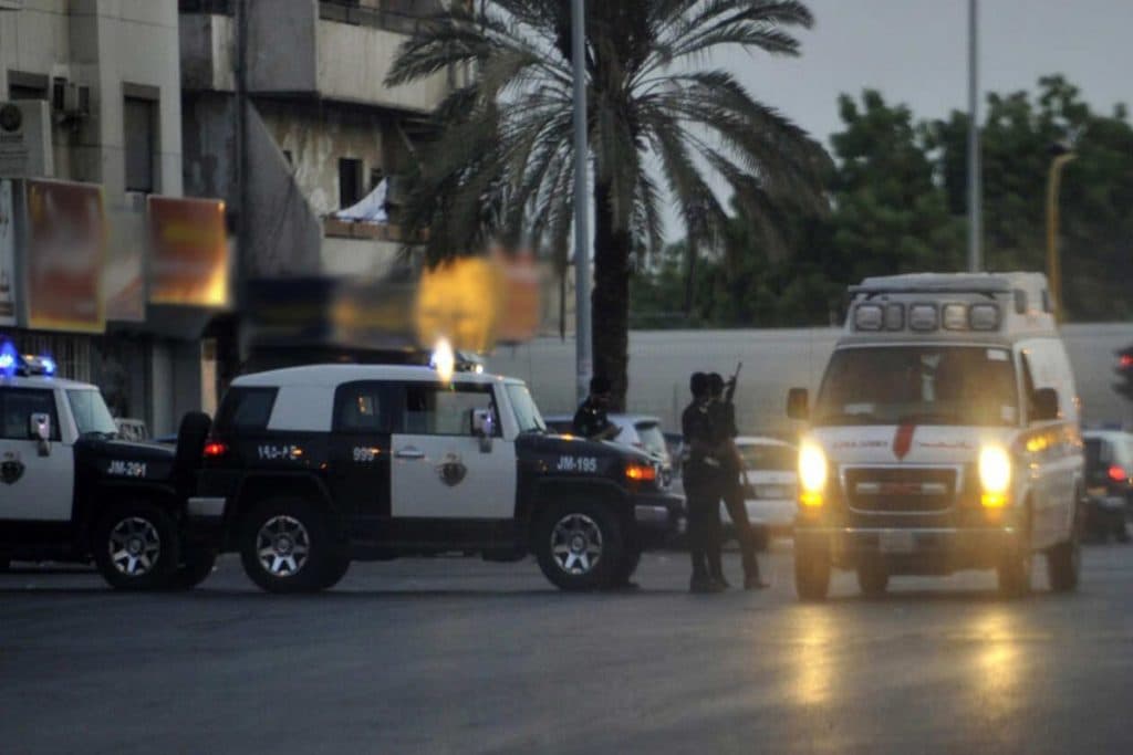 القبض على 14 مخالفاً لقرار منع التجول في القصيم والجوف