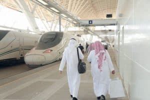 “قطار الحرمين السريع” يستأنف رحلاته اليومية بين محطتي المدينة المنورة ومكة المكرمة