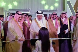 خالد الفيصل يفتتح معرض جدة الدولي للكتاب ويكرم هاشم وابومدين والسديري