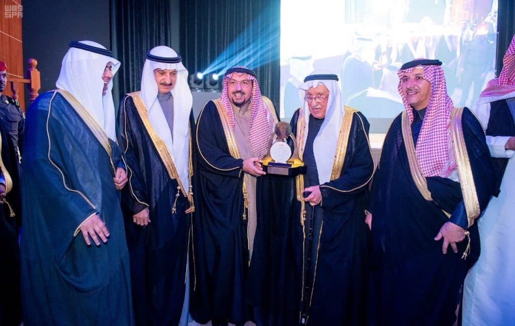 أمير القصيم يرعى حفل جائزة العمل التطوعي بمحافظة عنيزة