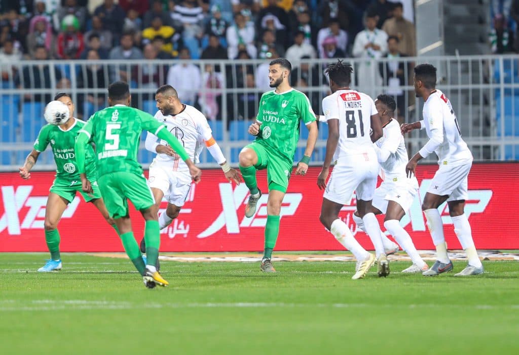 الشباب يعود لطريق الانتصارات بالفوز على الأهلي