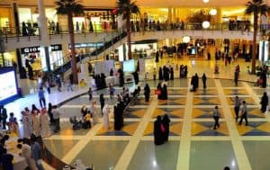 ضبط 60 مخالفاً من الجنسين لارتدائهم ملابس غير لائقة في الرياض