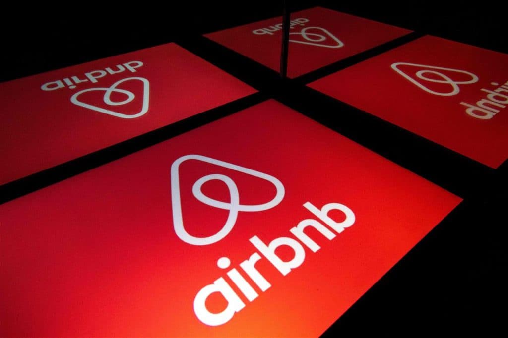 سرقة عائلة تعيد الضغوط على “AirBnb”