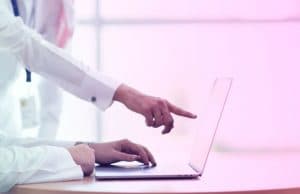 (الرمز التجاري) للمنشآت والمتاجر الإلكترونية بديلاً عن السجل الورقي