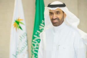 “العمل” تطلق “الصفوة”: خدمات VIP ومدير علاقة.. فمن يشمل البرنامج؟