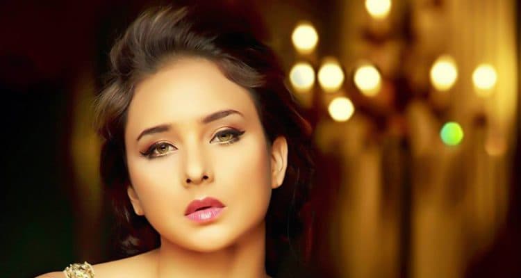 الأطباء يزيلون “ورم” من وجه الممثلة نيللي كريم