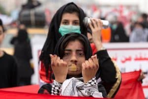 لماذا أسقطت احتجاجات العراق الحكومة ولم تطل النفط؟