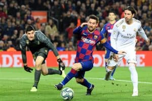 برشلونة والريال يعودان لكرة القدم بعد “كلاسيكو” الاحتجاجات