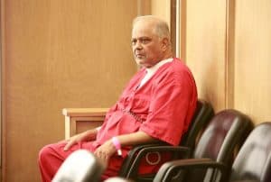 بعد سجنه 33 عامًا أمضى 10 منها ينتظر الإعدام.. قرب براءة سجين بريطاني