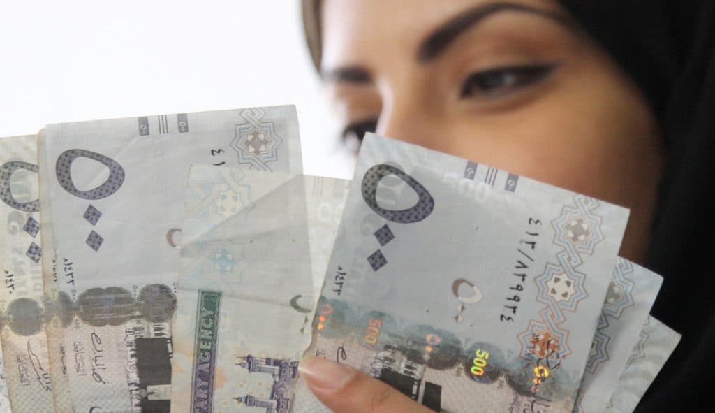 توظيف 5444 منهم ..”هدف” يودع 483 مليون ريال في حسابات المستفيدين من برنامج “حافز”