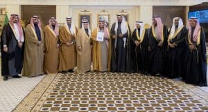 أمير القصيم يدشن روزنامة مهرجانات عنيرة السياحية لعام 2020