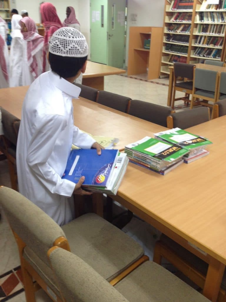 “حماية المستهلك”: لايحق للمدارس الأهلية ربط تحصيل الرسوم بتسليم الكتب