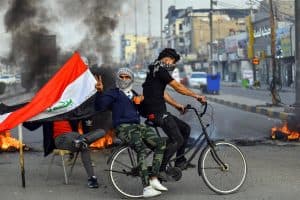 مواجهات بين قوات الأمن ومحتجين وسط بغداد