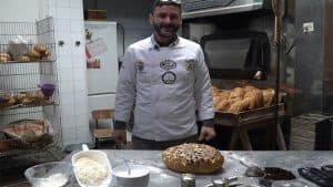 الخبز الأغلى في العالم.. 1500 دولار للرغيف الواحد