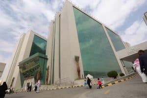 استئصال ورم سرطاني بحجم 10 سم في “سعود الطبية” 