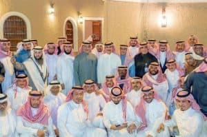 وزير الإعلام يكرم متقاعدي وكالة الأنباء السعودية