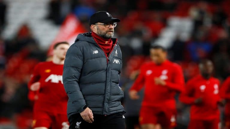 فيروس كورونا قد يحرم ليفربول من التتويج بلقب الدوري الإنجليزي