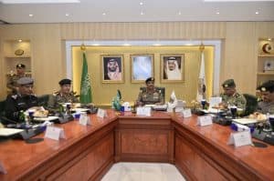 مدير الأمن العام يرأس اجتماع اللجنة الأمنية للحج