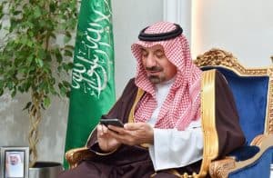 أمير نجران يطلق خدمة طلب المياه بسعر موحد أثناء منع التجول عبر تطبيق (واتساب)