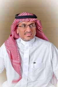رئيس الهلال الأحمر يتفقد غرفة العمليات المركزية