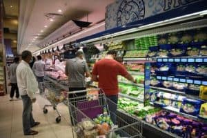 عدسة “واس” توثّق وفرة المنتجات الزراعية من البيض والدواجن بمحافظة جدة