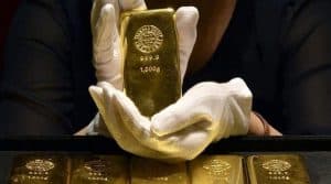 الذهب يسجل أعلى سعر في 7 سنوات