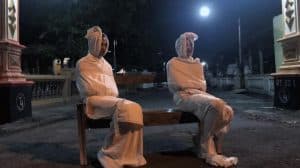 أشباح تتجول في شوارع إندونيسيا
