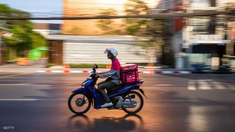 في الهند.. عامل توصيل بيتزا يجبر 72 أسرة على الحجر الصحي