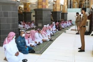 أداء أول صلاة جمعة بالمسجد الحرام