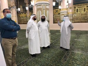 وكالة شؤون المسجد النبوي تطبّق الإجراءات الاحترازية بالتباعد بين صفوف المصلين