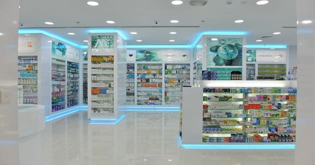 الغذاء والدواء: تطبيق “طمني” يرتبط بـ 1000 صيدلية