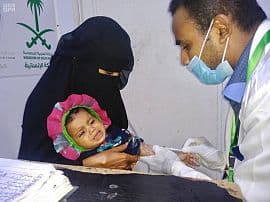 العيادات الطبية لمركز الملك سلمان للإغاثة تواصل خدماتها العلاجية في الحديدة