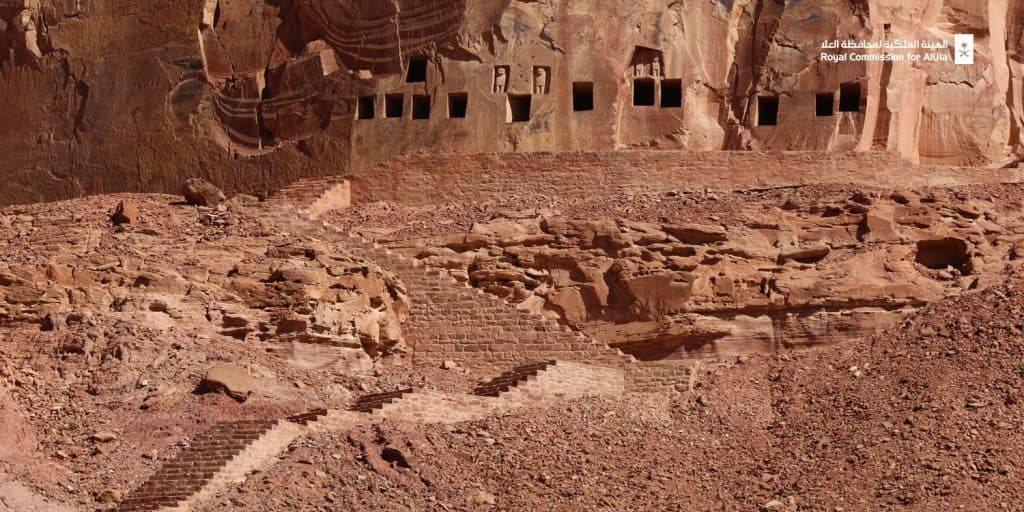 علماء سعوديون يستكشفون أسرار الممالك القديمة في العلا