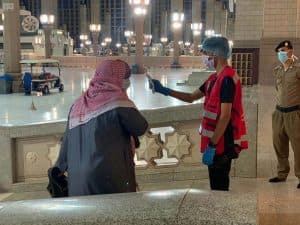 الهلال الأحمر بالمدينة يجري أعمال الكشف الحراري للمصلين