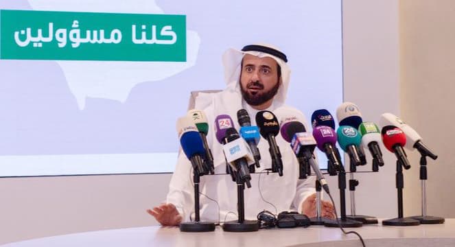 وزير الصحة يدعو إلى الالتزام بلبس الكمامات للحد من انتشار كورونا