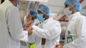 عُمان تسجل 1404 إصابات جديدة بفيروس كورونا
